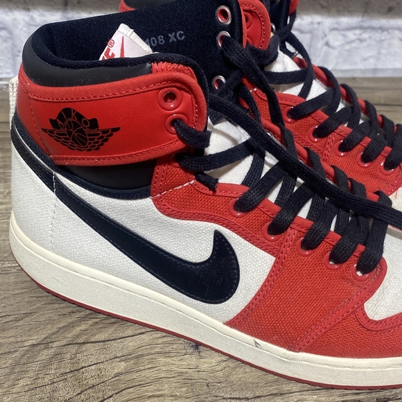 Nike Men’s Red Rubber Sole Athletic Sneakers main image 8